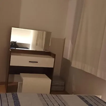 Sehir Merkezinde Her Yere Ulasimi Kolay Ve Huzurlu Lejlighed